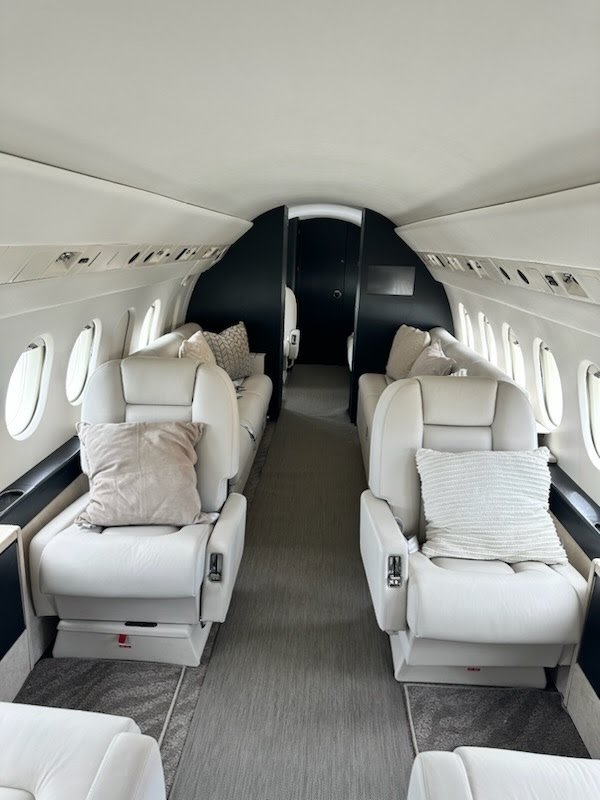 Falcon 900B Private Jet